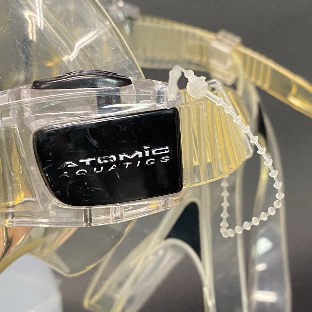 Atomic Aquatics SubFrame Scuba Diving Mask with Case Medium Clear E2