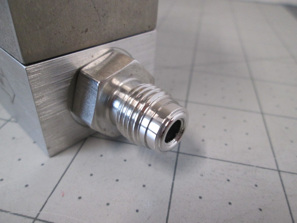 Unit, UFC-1100A, O2, 2 SLM, Mass Flow Controller, New