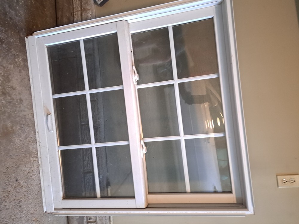 Anderson Double Hung Repalcement Window w/full screen