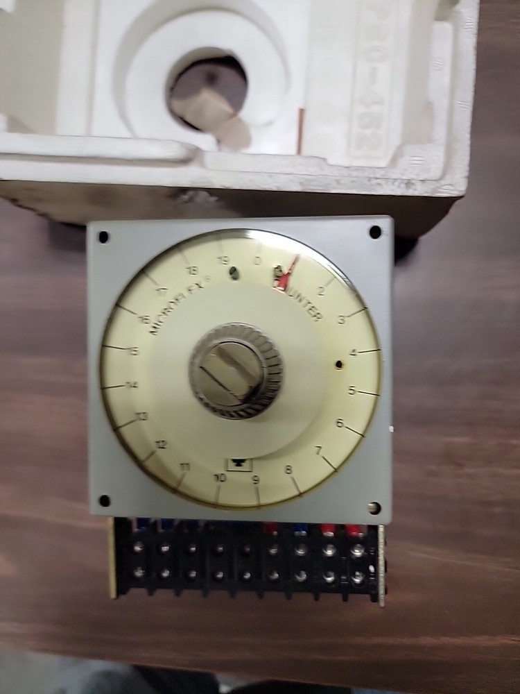 EAGLE SIGNAL HZ42A606 MICROFLEX COUNTER NEW