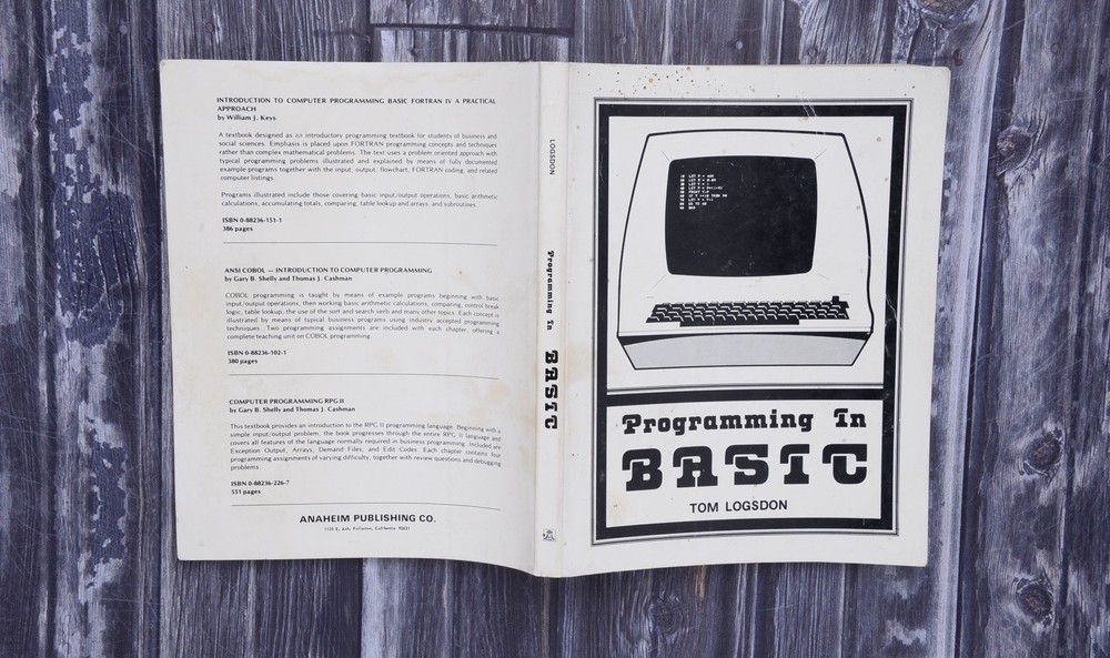 Vintage Commodore 64 VIC20 128 Atari 800 + Programming in Basic Tom Logsdon Book