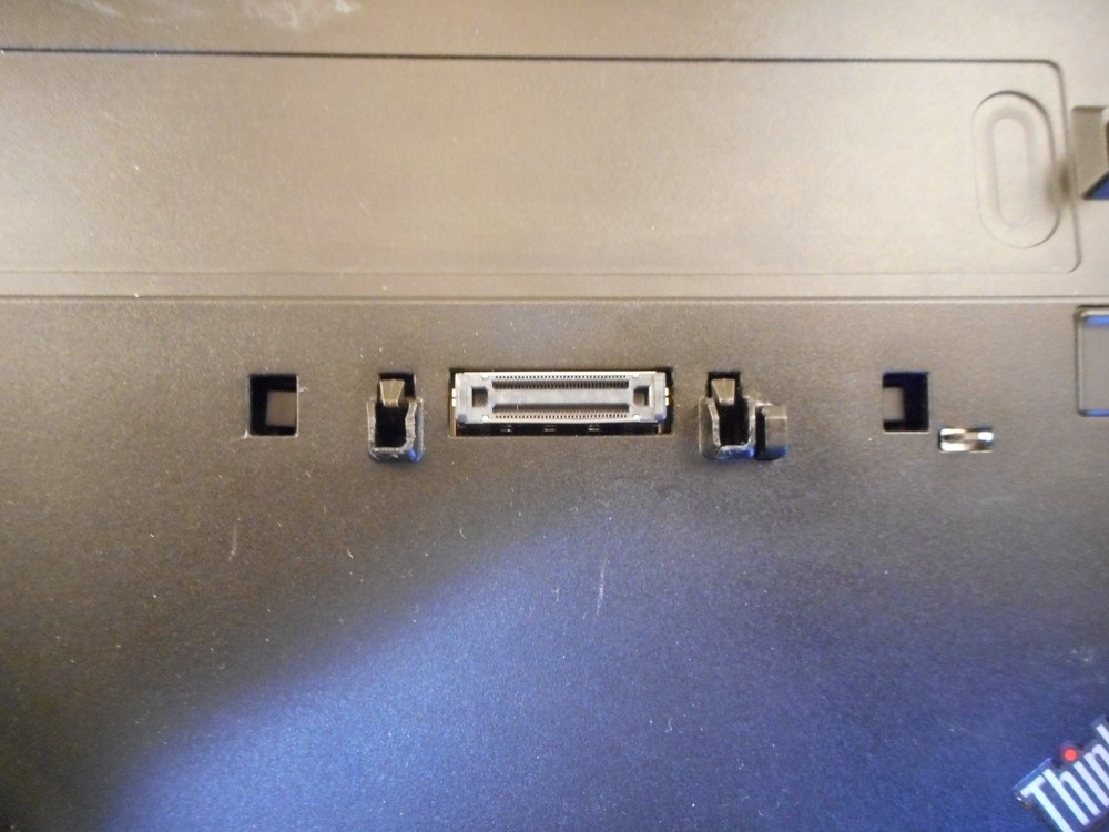 Lenovo ThinkPad Ultra Dock Type: 40A2 P/N: SD20A06041