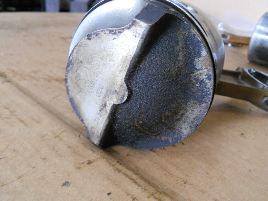 Johnson Evinrude 100-112-115 Piston 396588 Connecting Rod 392591