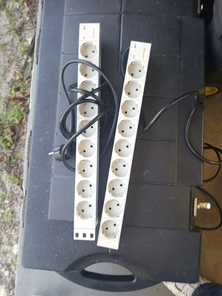 QTY 2 SCHROFF 8 SOCKET POWER STRIP 60110-202
