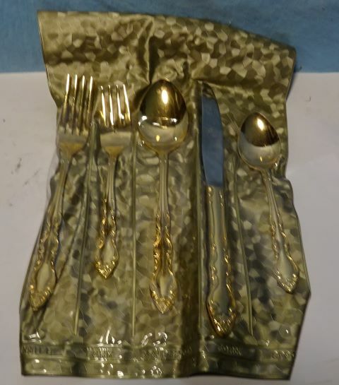 ** Vintage - GORGEOUS - SUPREME GOLD FLATWARE - 5 pc PLACE SETTING - NEVER USED