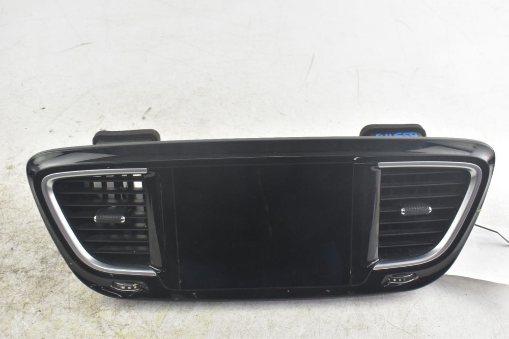 2018 Chrysler Pacifica Used Touch Screen Display ID 68316174, Reprogram Required