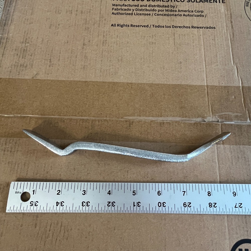 Gem OEM No. 25239 Construction Prying Bar Wavy 8"