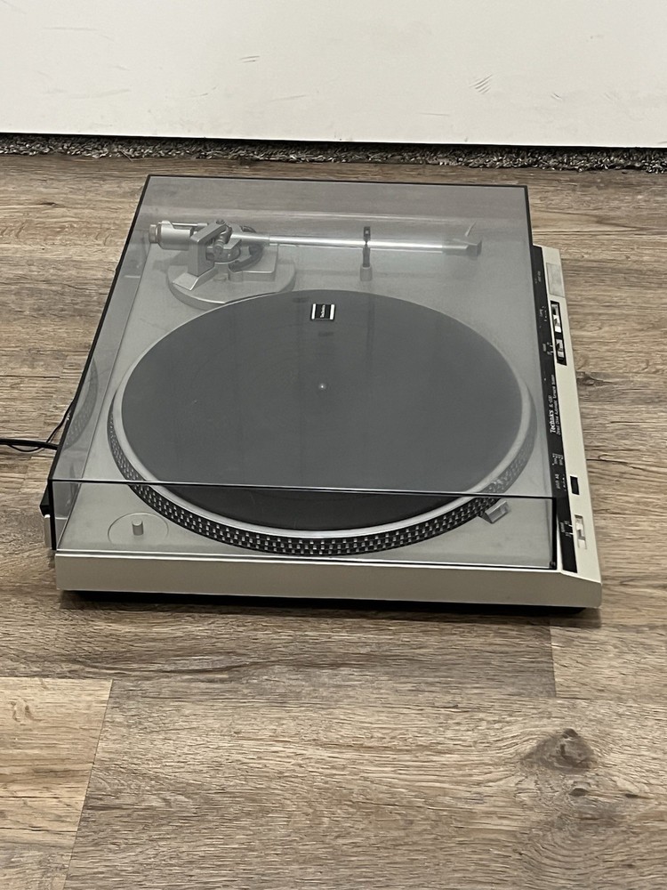Technics SL-D30 Automatic Direct Drive Automatic Turntable Powers On & Spins