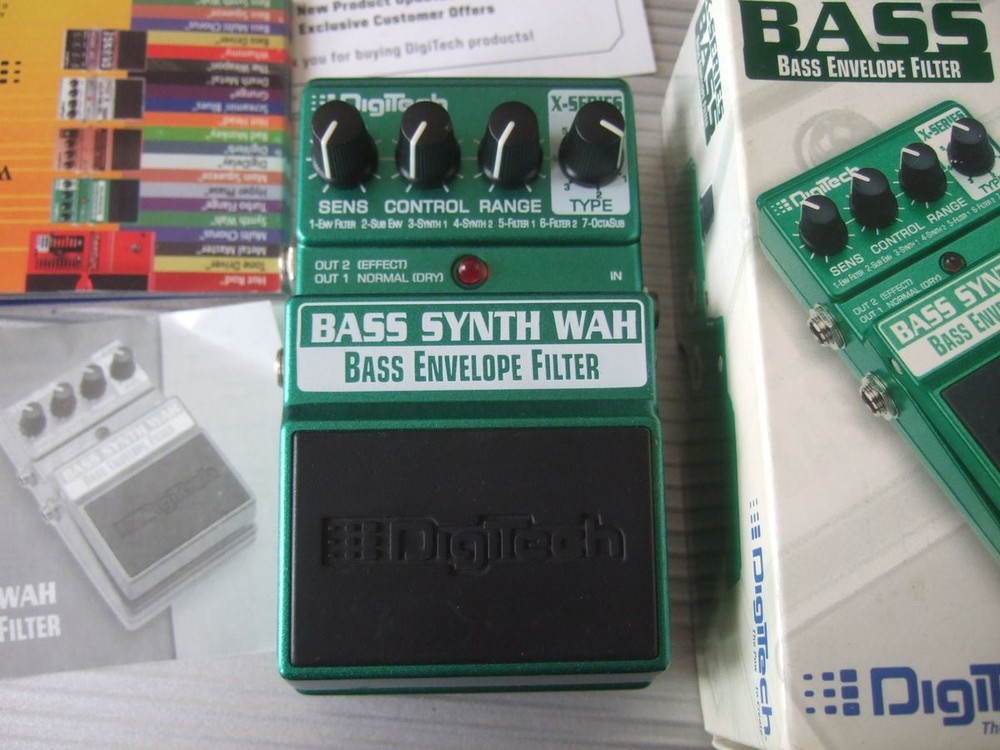 Complete with accessories DigiTech BASS SYNTH WAH DigiTech