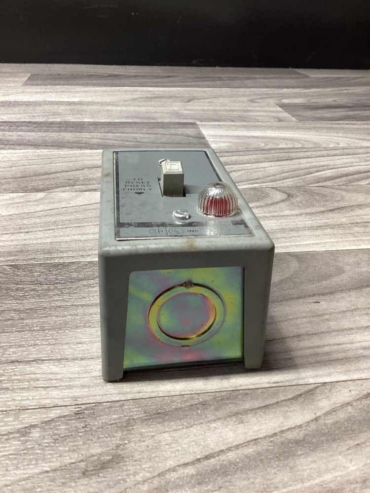Square D Manual Starter Switch 572A #123K41*CO