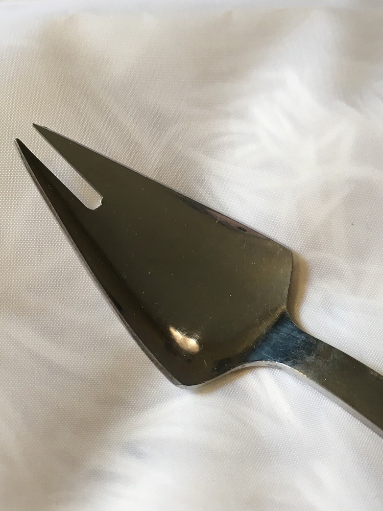 1 Medium Solid Cold Meat Fork Serving Italy Capri CAP2 Sleek MCM 9934 Stainless