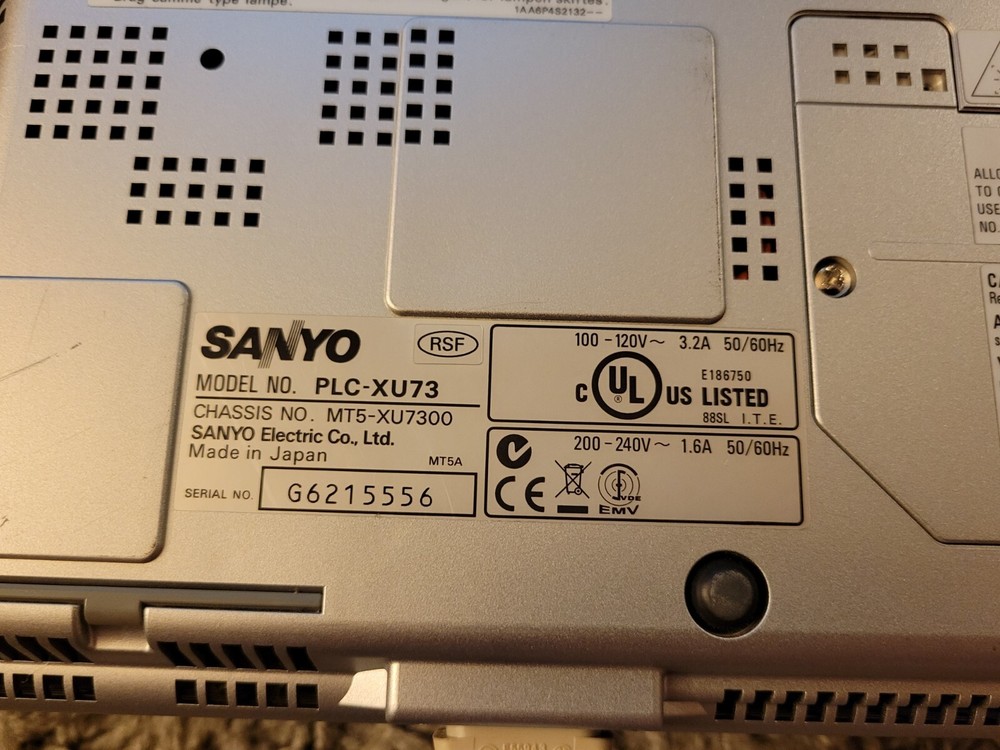 Sanyo PLC-XU73 Pro xtraX Multiverse Projector