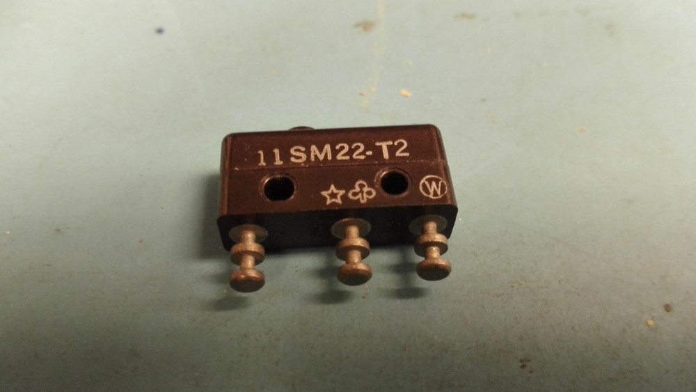 ( 3 PCS ) 11SM22-T2 MICRO SWITCH VERY SMALL BUTTON RED *** USA SELLER ***