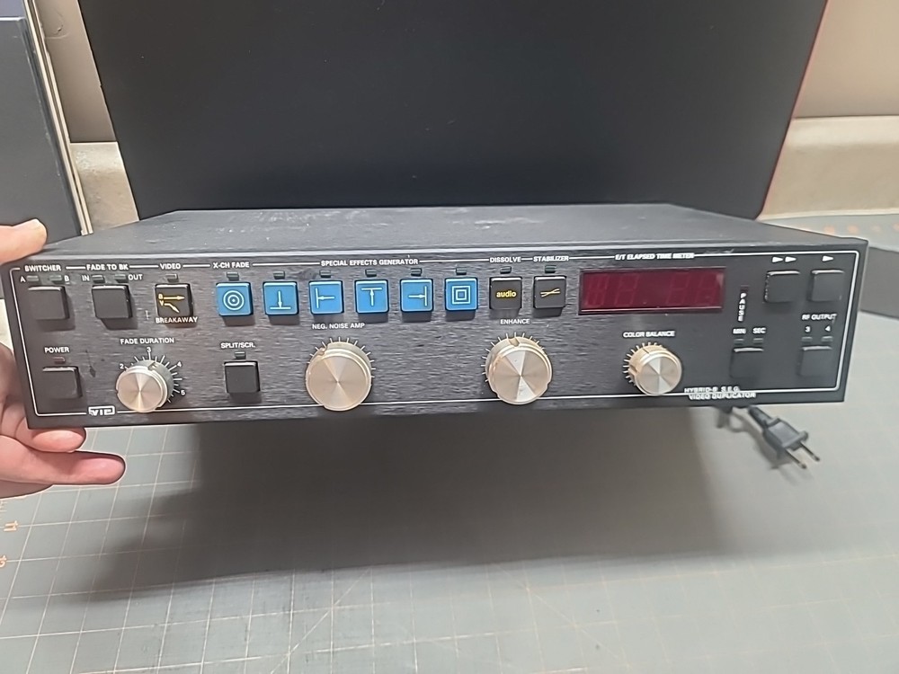 VIP Video Interface Products Hybrid-8 S.E.G. Video Duplicator w Special Effects