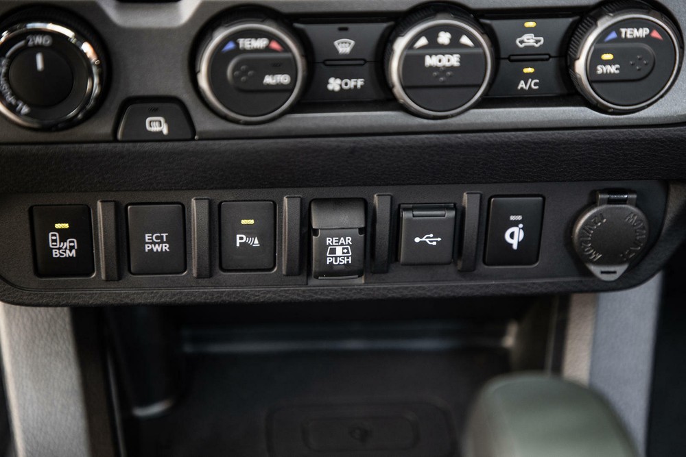 SPOT LIGHTS Symbol - LED Backlit Push Button - Direct Replacement (Fit: TOYOTA)