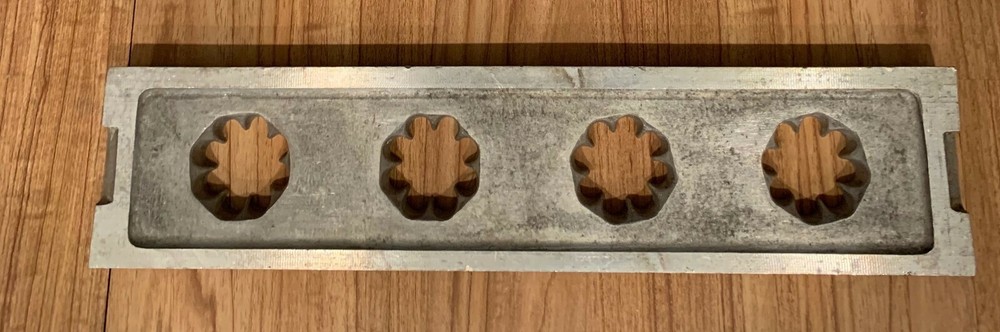 Rhodes Cookie Die, flower shape (daisy), refurbished condition 