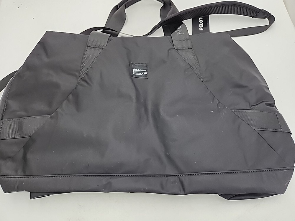 NEW Peloton All Day Essentials Duffle Bag. Black