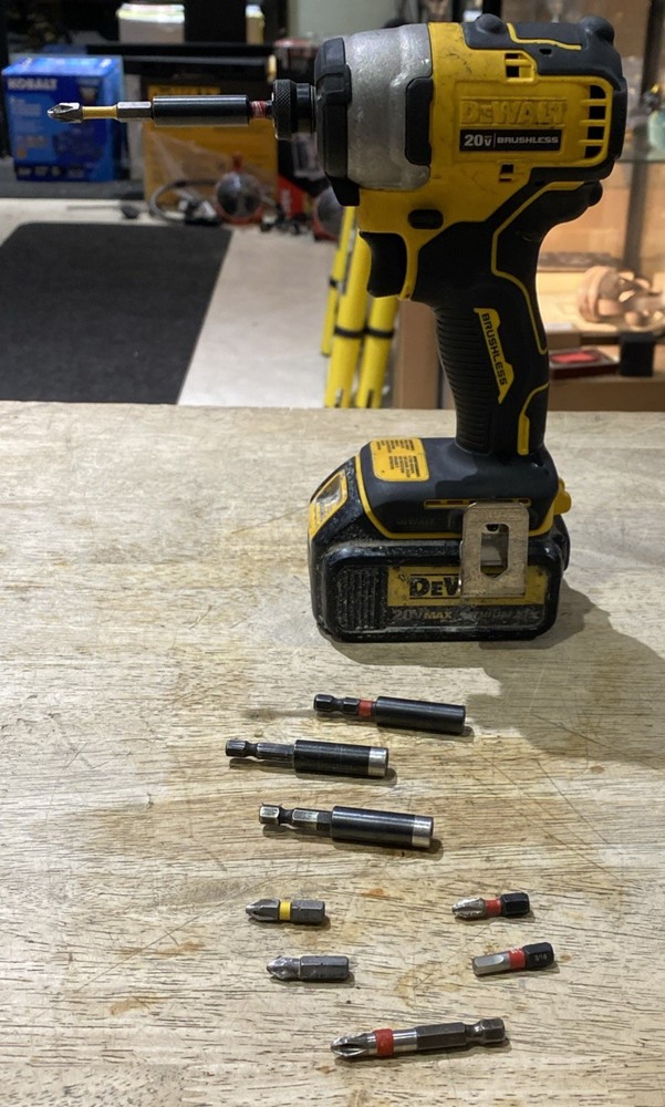 Dewalt Atomic 20V Max Brushless 1/4" Impact Driver Kit w/ Battery & Bits- DCF809