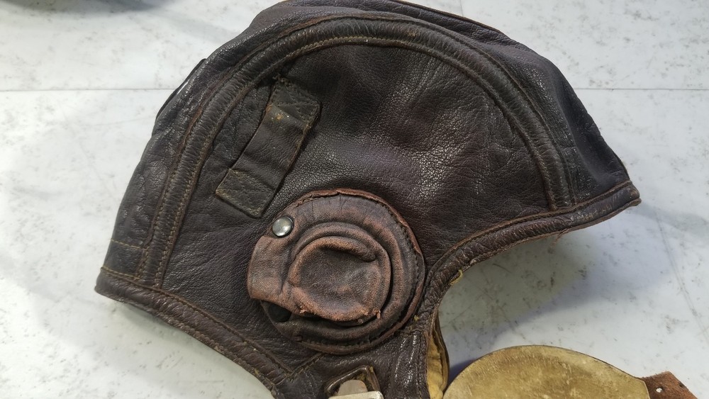 USMC Soldier's WW2 Authentic NAF 1092 Leather Flight Helmet w/ Earcups