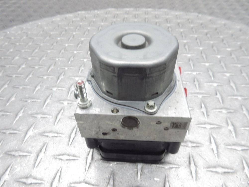 2018 Harley Electra Glide FLHTCU ABS Pump Anti Lock Brake Module Control Unit