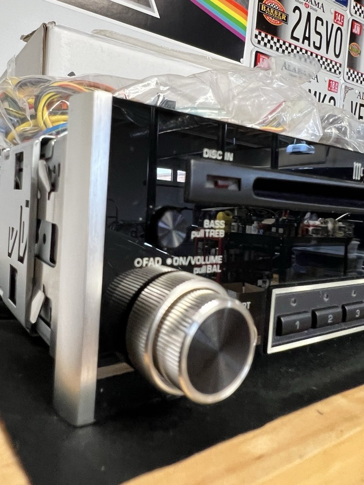 McIntosh Mx406 CD Player In Dash Receiver