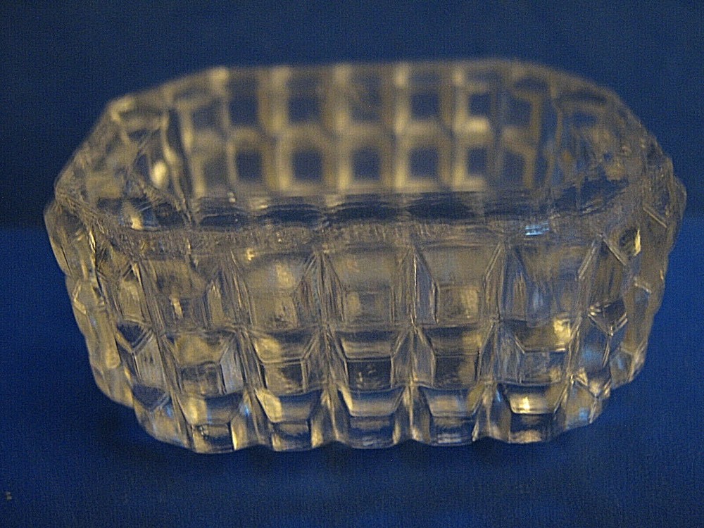 RECTANGULAR CLEAR GLASS OPEN SALT CELLAR w/BLOCK PATTERN on ALL SIDES & BOTTOM