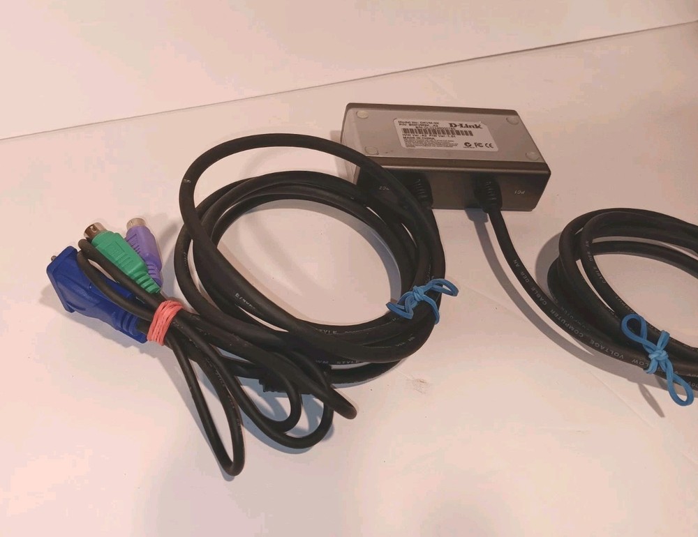 D-Link DKVM-2K 2- Port KVM Switch with Cables. PS/2 Connectors. Multi PC .