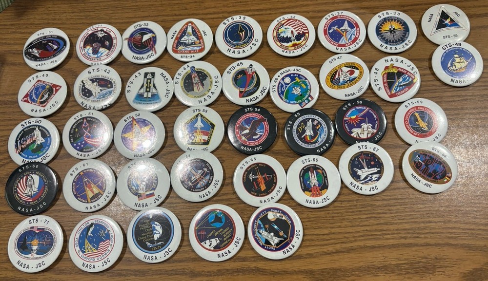 Vtg Lot-39 Space Shuttle NASA Pin Buttons