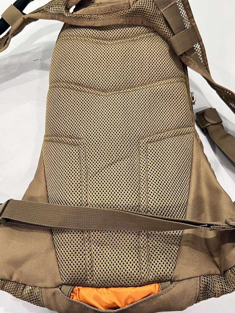 Gerber Water Hydration Bladder Hiking Backpack Day Pack