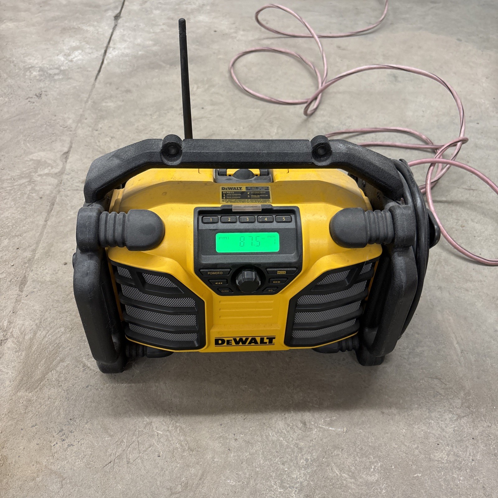 DEWALT DCR015 12v/20v Max Work Site Battery Charger Radio Tested