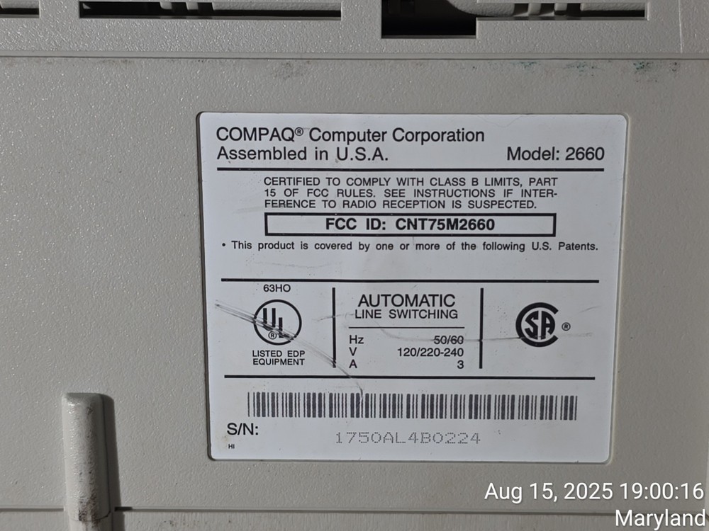Vintage COMPAQ Portable III Computer Model: 2660 - Powers ON