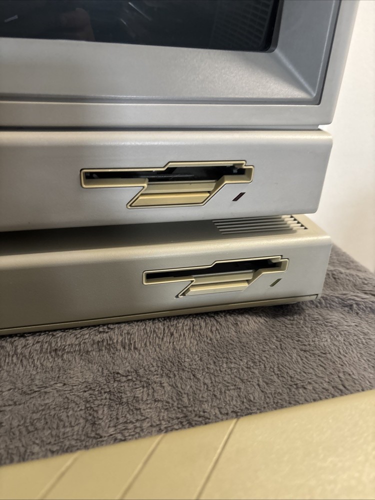 Vintage Atari computer PS3000 Mega ST4 W/fast ICD Mouse Keyboard Power Pack Read