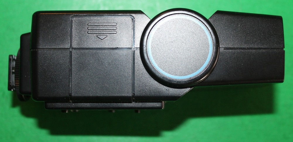 camera Vivitar Auto Thyristor 550FD vintage shoe-mount flash
