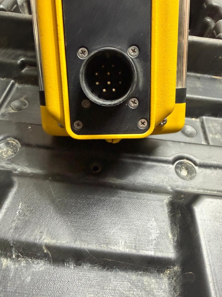 TRIMBLE GCR-2SM GRADE CONTROL RECEIVER W/CASE