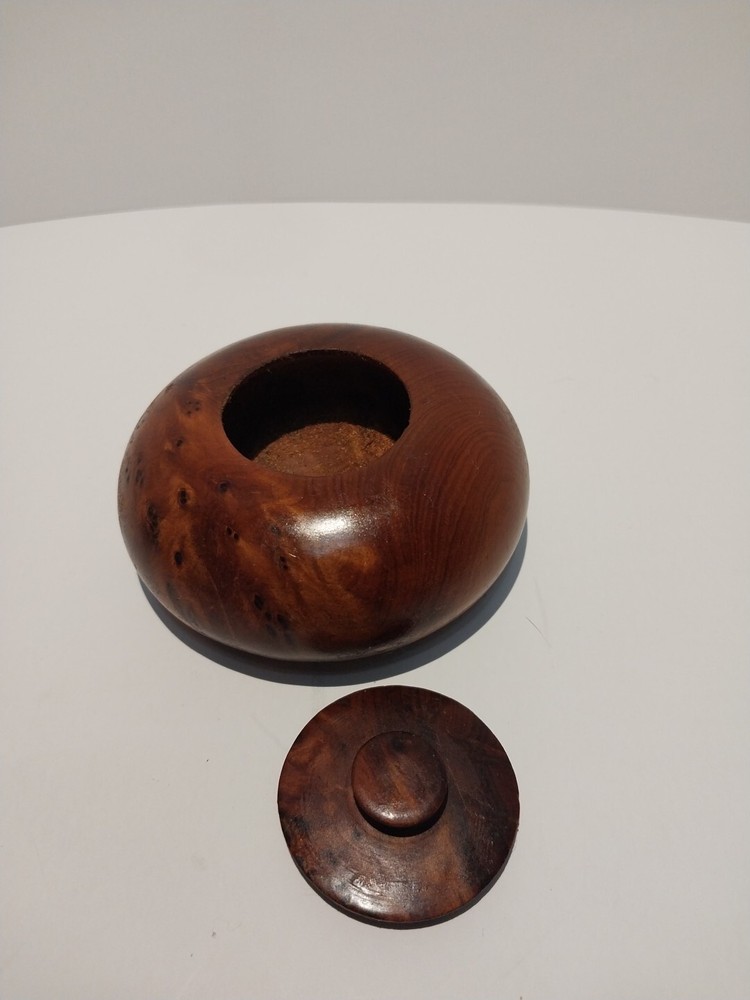 Round Small hand made wood small trinket boxe