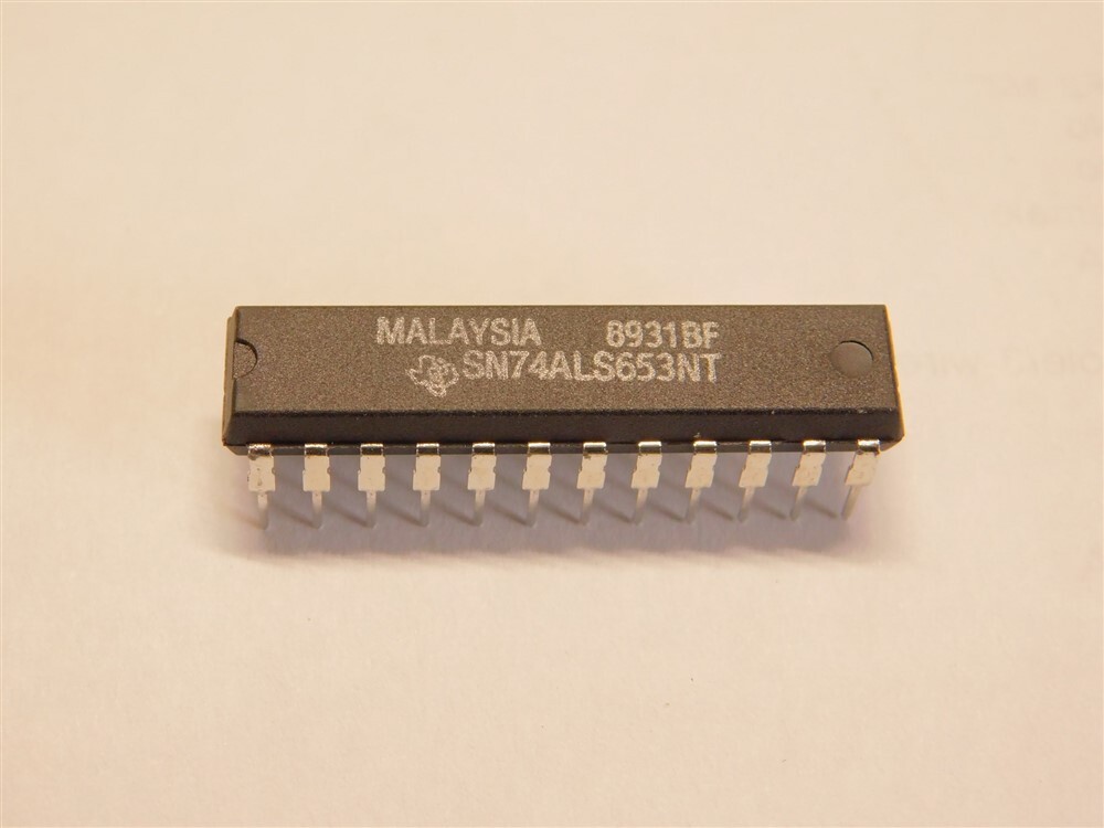 Texas Instruments SN74ALS653NT Registered Bus Tranceiver IC 8Bit Inverted Output