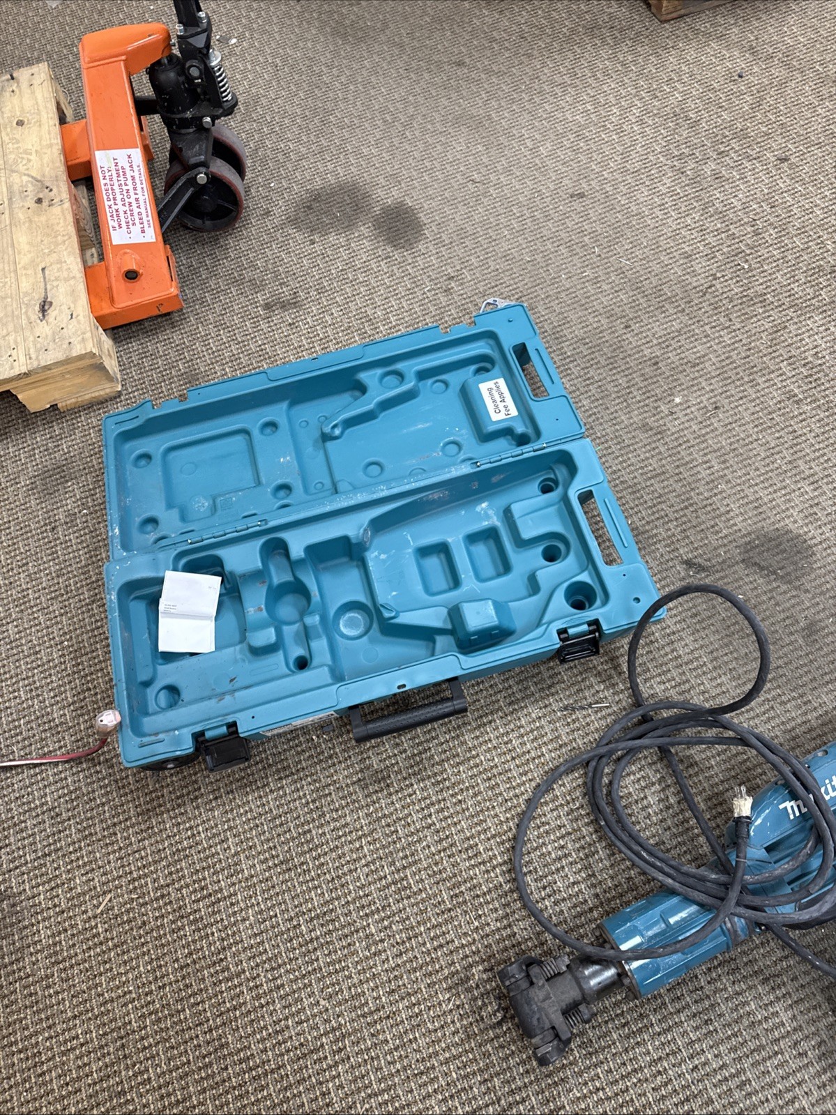 Makita HM1307CB 35 lb. Demolition Hammer