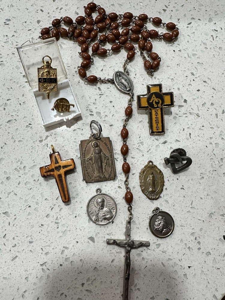 Catholic Lot of 10 Rosary Presents And Pins Silver & Gold Toned