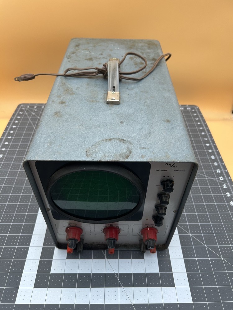 DeVry Industries Oscilloscope