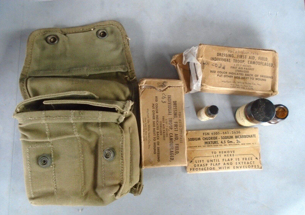 US 1944 Jungle first aid pouch  with later issued contents