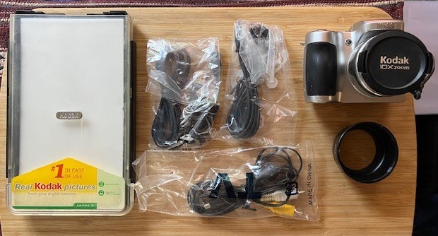 Kodak EasyShare C310 4.0MP Digital Camera, Printer, Dock Series 3, Accessories