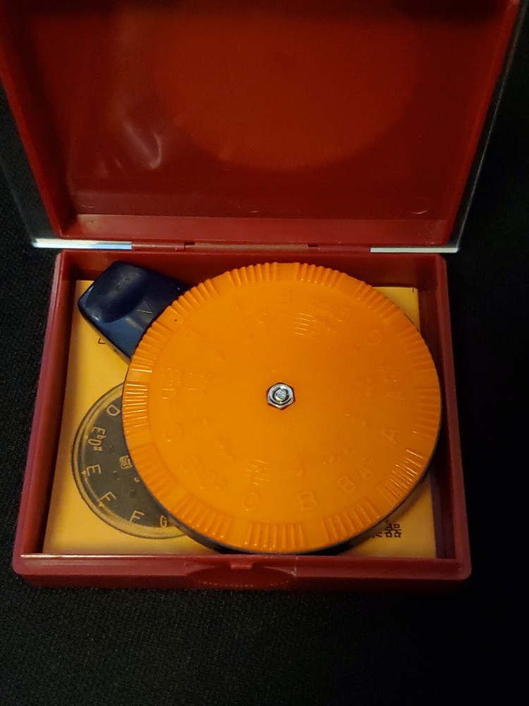 SUZUKI Chromatic Pitch Pipe A440 13 Key