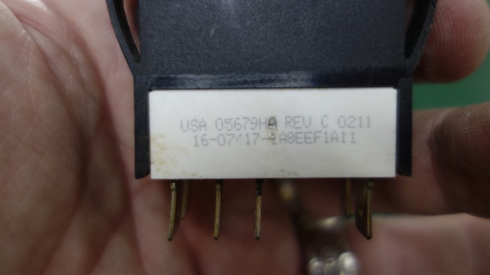 PETERBILT 16-07417-1A8EEF1A11 BACK HOOK UP LIGHT SWITCH