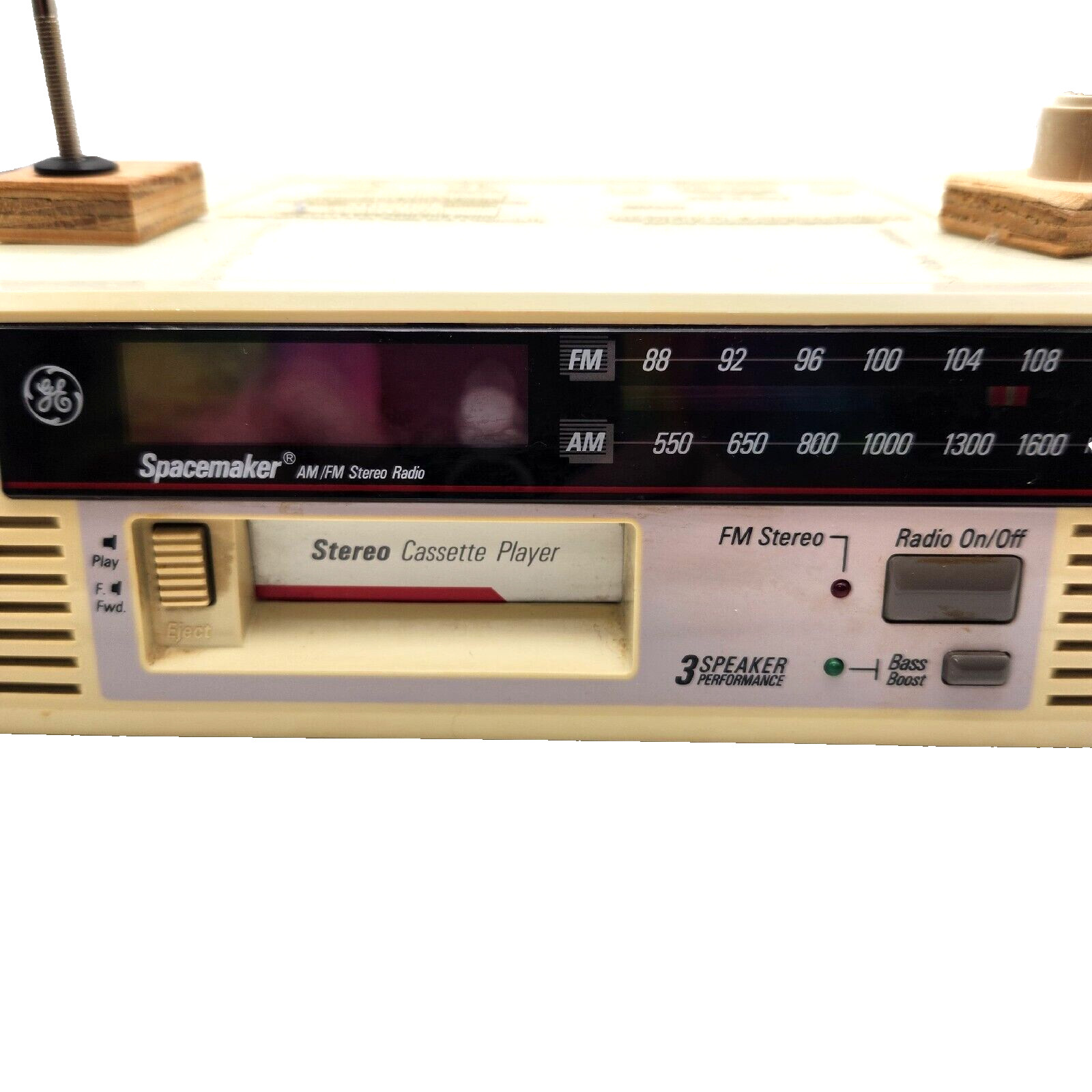 GE Spacemaker AM/FM Stereo Cassette Player Bass Boost #7-4275A has hardware