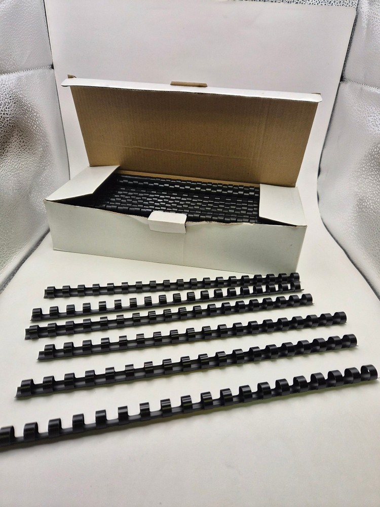 Plastic Binding Combs Black 100pcs NEW Open Box