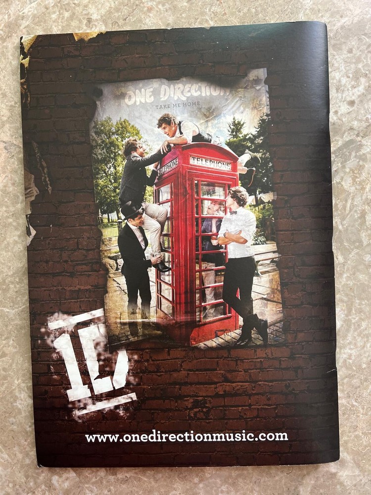 One Direction, Harry Styles-2013 World Tour Book Program With Gift