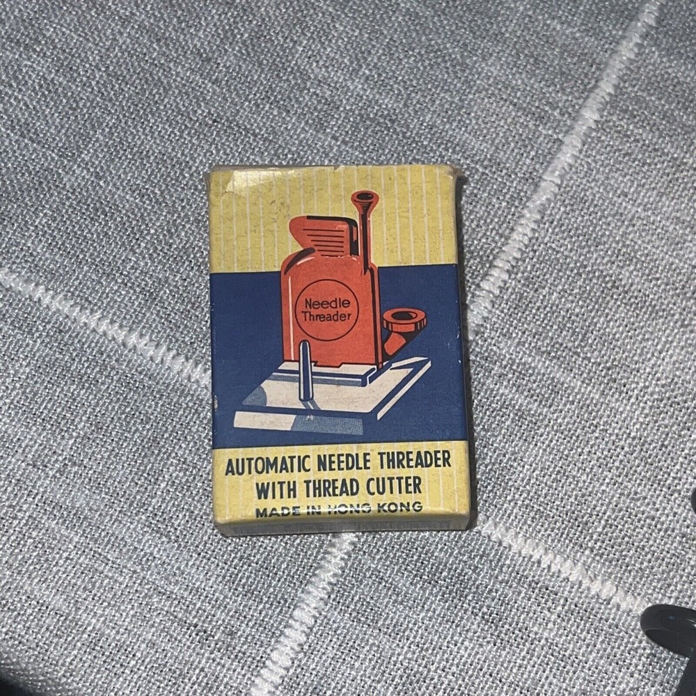 VINTAGE 1970'S AUTOMATIC NEEDLE THREADER W/ THREAD CUTTER - NEW IN BOX