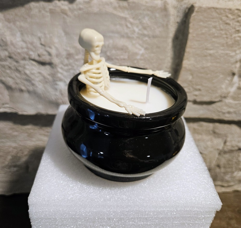 *NIB* Halloween Skeleton Gothic Candle!