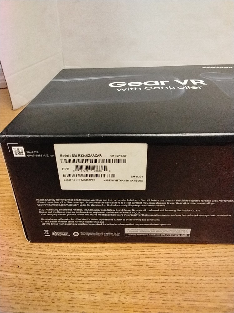 Same Day Samsung Gear VR Headset With Controller Oculus SM-R324NZAAXAR