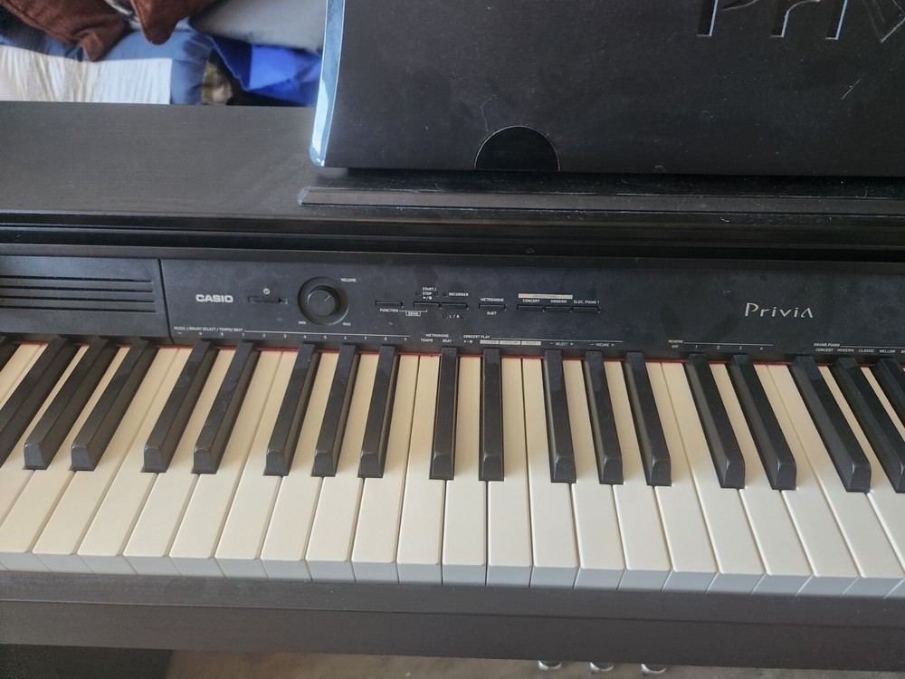 CASIO Privia PX760 88 Key W/ Bench